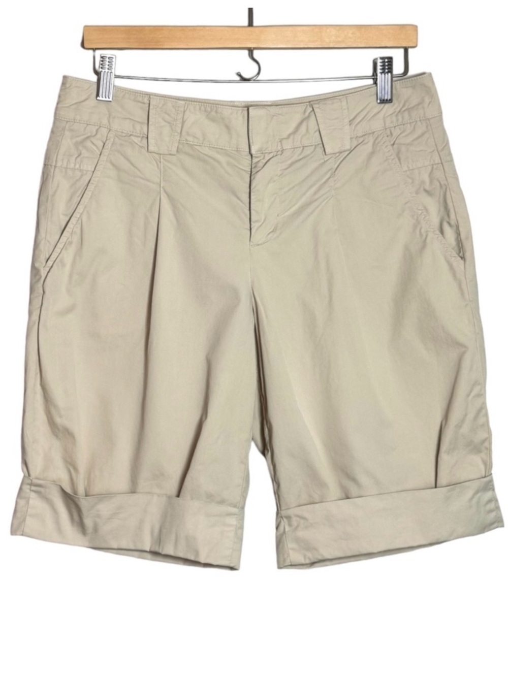 VINCE Bermuda Shorts Women’s Sz.6 Cream Cotton Pleated Cuffed Coastal Summer